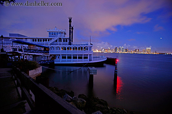 steamboat-n-cityscape-at-nite-3.jpg