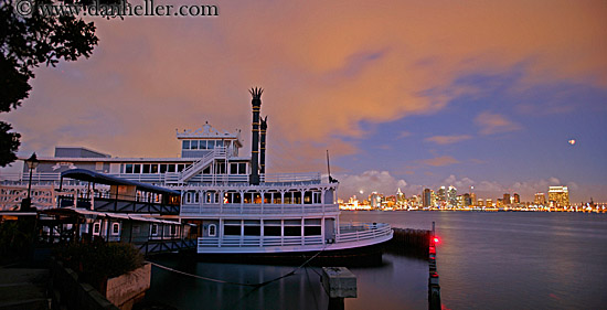 steamboat-n-cityscape-at-nite-4.jpg