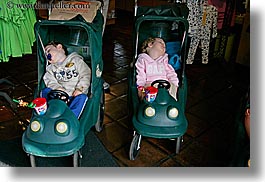 images/California/SanDiego/Zoo/sleeping-toddlers.jpg