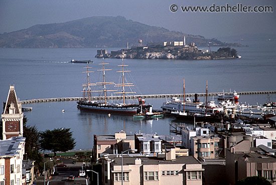 alcatraz-marina-01.jpg