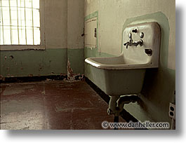 images/California/SanFrancisco/Alcatraz/alcatraz-sink.jpg