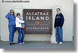 images/California/SanFrancisco/Alcatraz/family-at-alcatraz-1.jpg