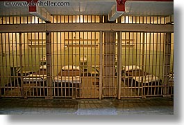 images/California/SanFrancisco/Alcatraz/jail-cells-1.jpg