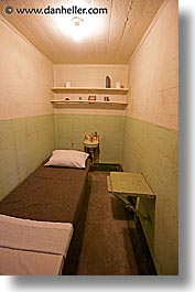 images/California/SanFrancisco/Alcatraz/jail-cells-5.jpg