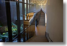 images/California/SanFrancisco/Buildings/DeYoungMuseum/de_young-stairs-2.jpg