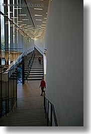 images/California/SanFrancisco/Buildings/DeYoungMuseum/de_young-stairs-3.jpg