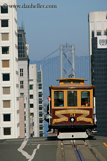 cable_car-calif-str-bay_bridge-2.jpg