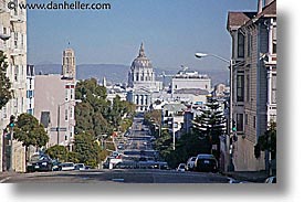 images/California/SanFrancisco/CityHall/city_hall-down-street.jpg