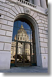 images/California/SanFrancisco/CityHall/city_hall-window-reflection.jpg
