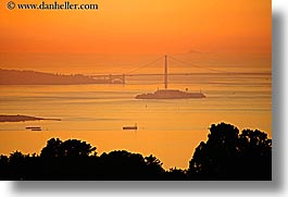 images/California/SanFrancisco/Cityscape/Sunsets/sf-bay-n-ggb-hazy.jpg