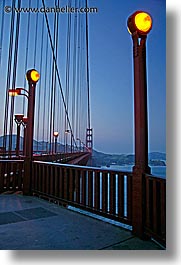images/California/SanFrancisco/GoldenGate/Lamps/ggb-lampposts-11.jpg