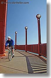 images/California/SanFrancisco/GoldenGate/Lamps/ggb-lamps-cyclist.jpg
