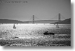 images/California/SanFrancisco/GoldenGate/ggb-boats-bw.jpg