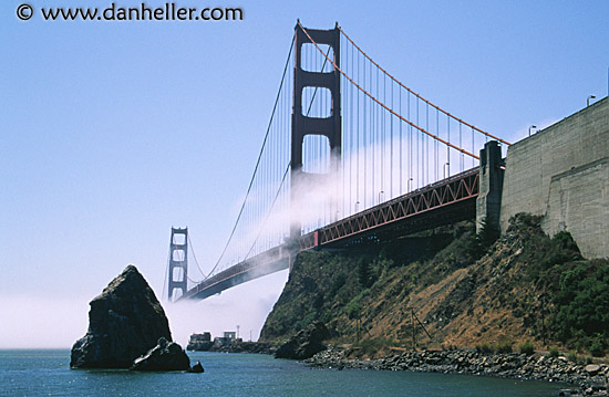 ggb-fog-pouring-over.jpg