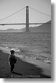 images/California/SanFrancisco/GoldenGate/ggb-kid-beach.jpg