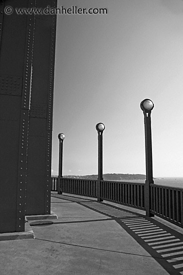 ggb-lamps-day-bw.jpg