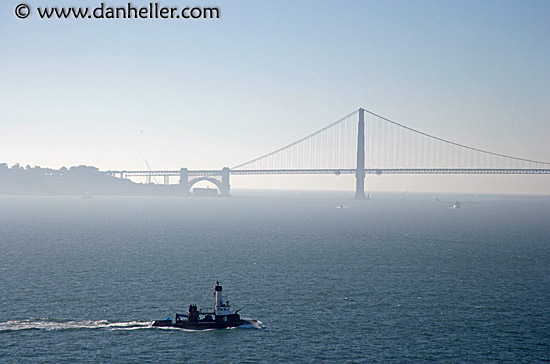 tugboat-n-ggb.jpg