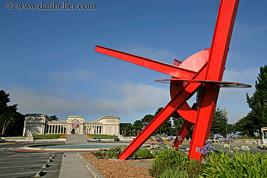 steel-sculpture-n-museum-2.jpg