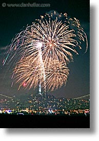images/California/SanFrancisco/Nite/Fireworks/coit-tower-fireworks-3.jpg