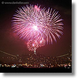 images/California/SanFrancisco/Nite/Fireworks/coit-tower-fireworks-4.jpg