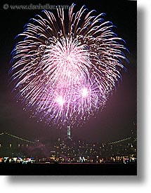 images/California/SanFrancisco/Nite/Fireworks/coit-tower-fireworks-5.jpg