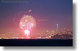 images/California/SanFrancisco/Nite/Fireworks/sf-downtown-fireworks-3.jpg