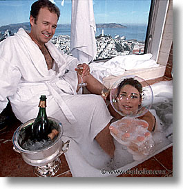 images/California/SanFrancisco/People/Bathtub/tub-bubbles-0002.jpg