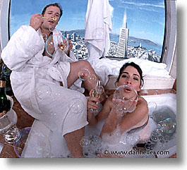 images/California/SanFrancisco/People/Bathtub/tub-bubbles-0004.jpg
