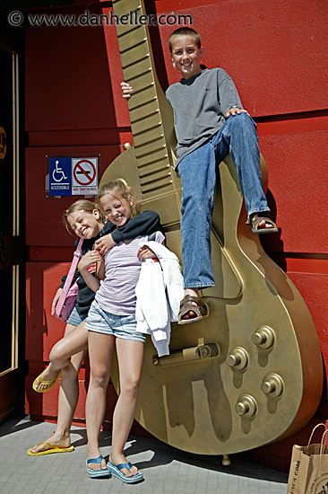 kids-n-guitar-6.jpg