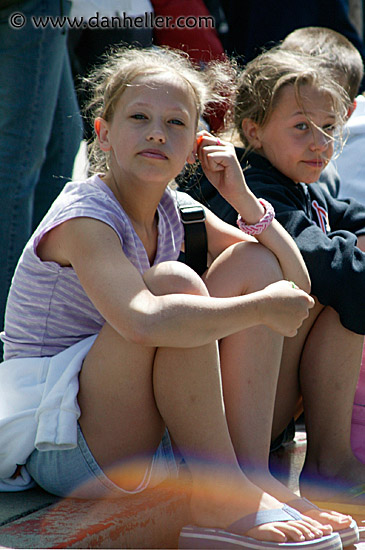 kids-on-curb-2.jpg