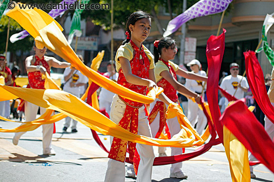 chinese-ribbon-dance-4