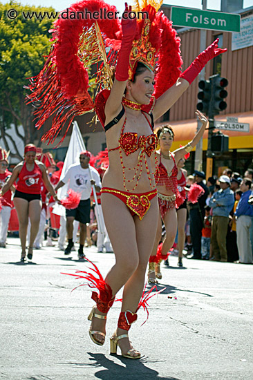 red-bikini-dancer-2.jpg