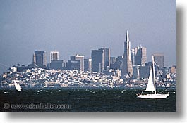 images/California/SanFrancisco/Surfing/sailboat-transam.jpg