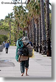 images/California/SantaBarbara/Misc/barefoot-hiker-on-sidewalk.jpg