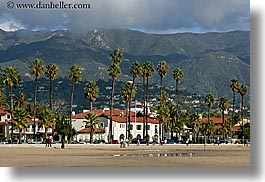 images/California/SantaBarbara/Misc/bldg-palm_trees-n-mtns.jpg