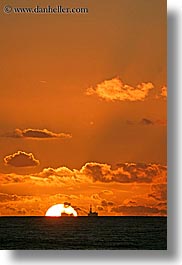 images/California/SantaBarbara/Sunset/oil-rig-n-ocean-sunset-6.jpg