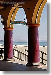 images/California/SantaCruz/Boardwalk/beach-deck-sign.jpg
