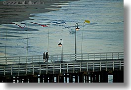 images/California/SantaCruz/Coastline/pier-flags-3.jpg