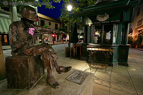 bronze-statue-n-pink-flower.jpg