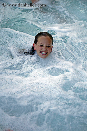 allie-in-hottub-1.jpg