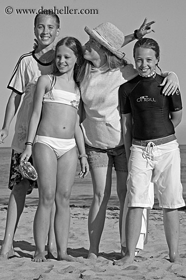 jill-n-kids-6-bw.jpg