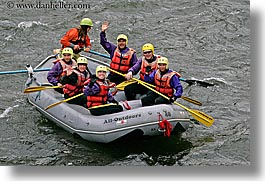 images/California/Sierras/Rafting/people-rafting-02.jpg