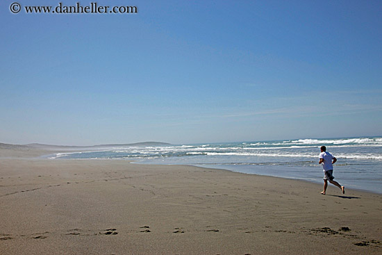 man-running-on-wide-beach-1.jpg