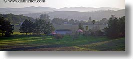 images/California/Sonoma/Buildings/barn-n-landscape-pano.jpg