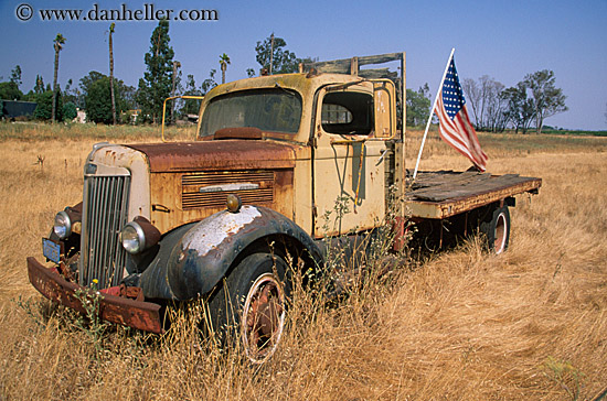 old-truck-n-american-flag.jpg