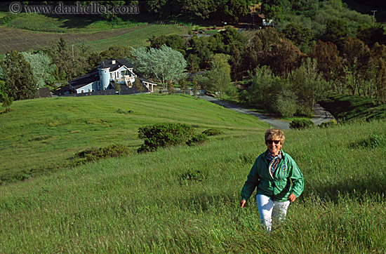 marlyn-hiking-in-green-hills-2.jpg