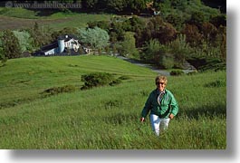 images/California/Sonoma/People/marlyn-hiking-in-green-hills-2.jpg