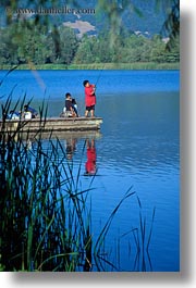 images/California/Sonoma/Scenics/kids-fishing-on-lake.jpg