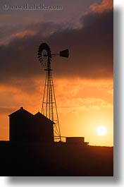 images/California/Sonoma/Sunset/windmill-at-sunset-2.jpg