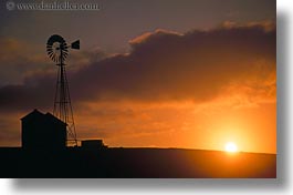 images/California/Sonoma/Sunset/windmill-at-sunset-3.jpg